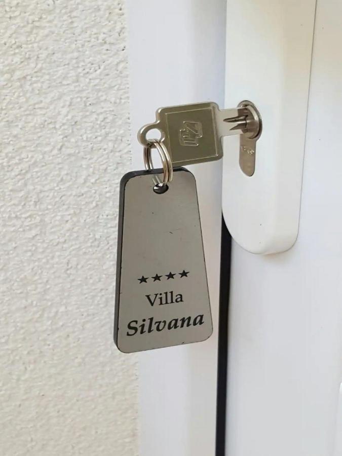 Apartments Villa Silvana Mlini Oda fotoğraf